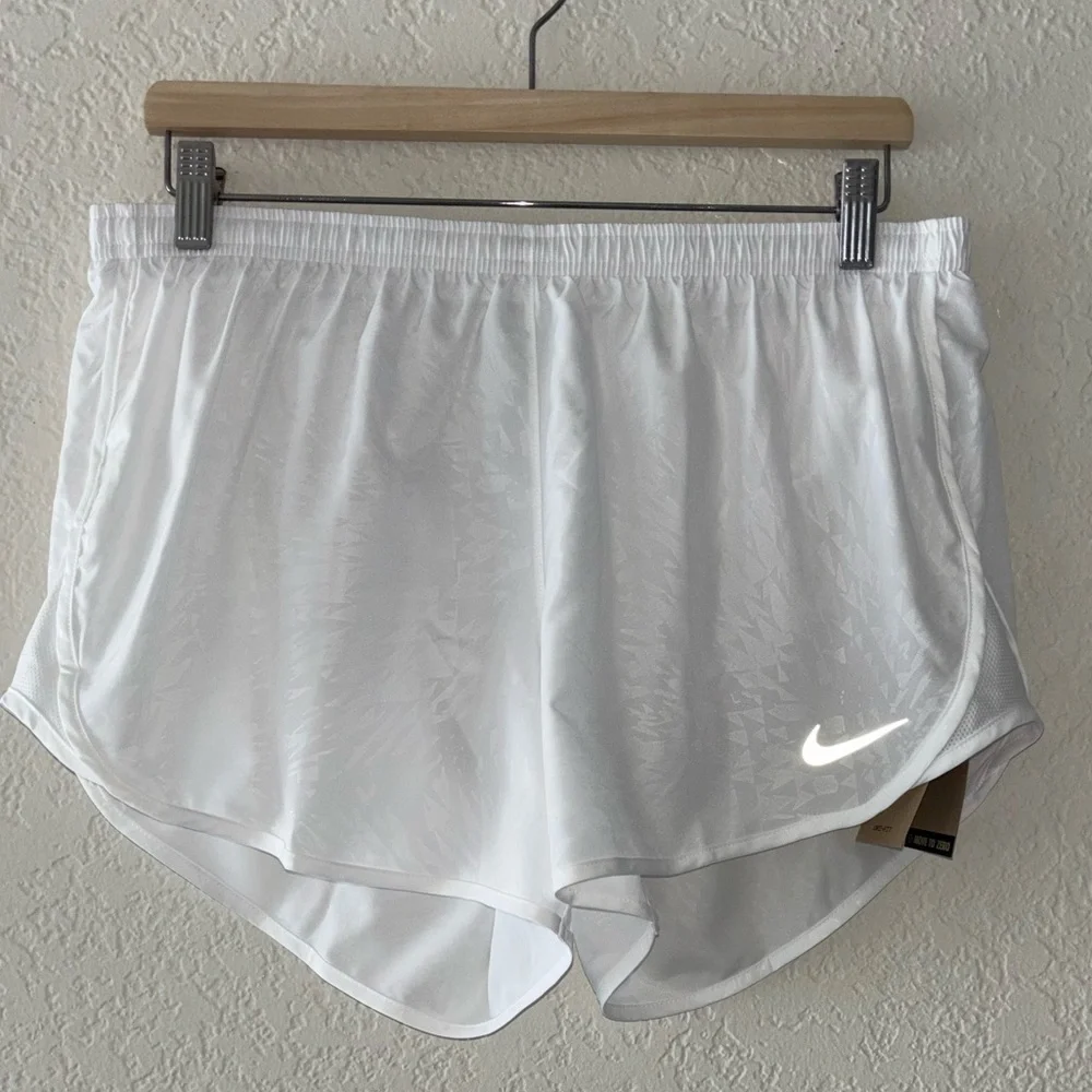 Nike White Athletic Shorts Lightweight Performance - Picture 6 of 6